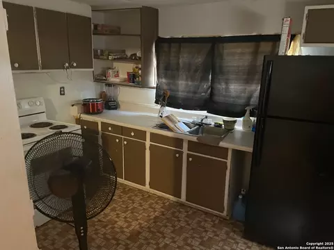 Kitchen - 17189 Benton City Rd, Von Ormy, TX 78073 photo 3 of 3
