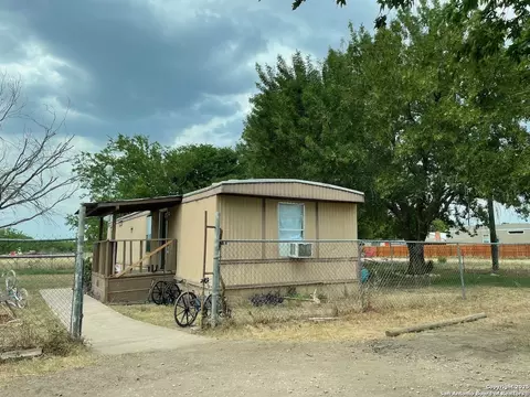 Exterior - 17189 Benton City Rd, Von Ormy, TX 78073 photo 1 of 3