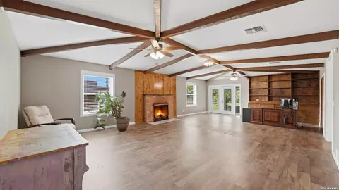 Living - 106 County Road 6611, Devine, TX 78016 photo 2 of 3
