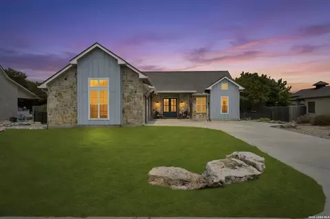 1916 Summit Top Dr, Kerrville, TX 78028