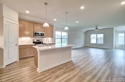 3673 Meteor Dr, New Braunfels, TX 78130