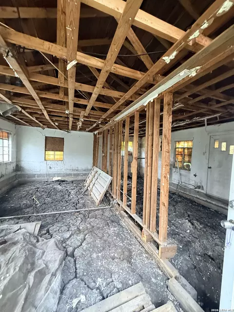 218 Illg Ave, San Antonio, TX 78211