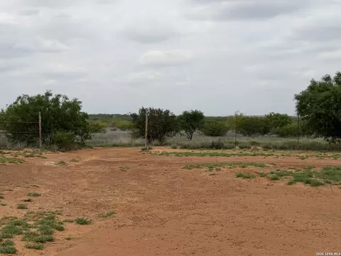 6336 N 1557, Carrizo Springs, TX 78834
