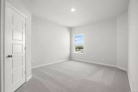 Bedroom - 11115 Luckenbach Loop, Converse, TX 78109 photo 4 of 8