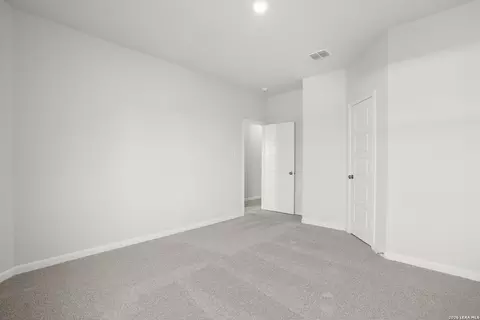 Bedroom - 11115 Luckenbach Loop, Converse, TX 78109 photo 5 of 8