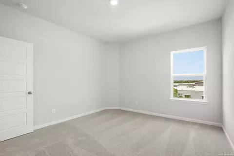 Bedroom - 11115 Luckenbach Loop, Converse, TX 78109 photo 3 of 8