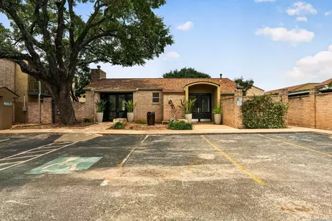 3678 Hidden Dr #2906, San Antonio, TX 78217