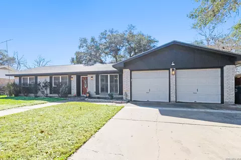 1603 N Las Palmas, Beeville, TX 78102