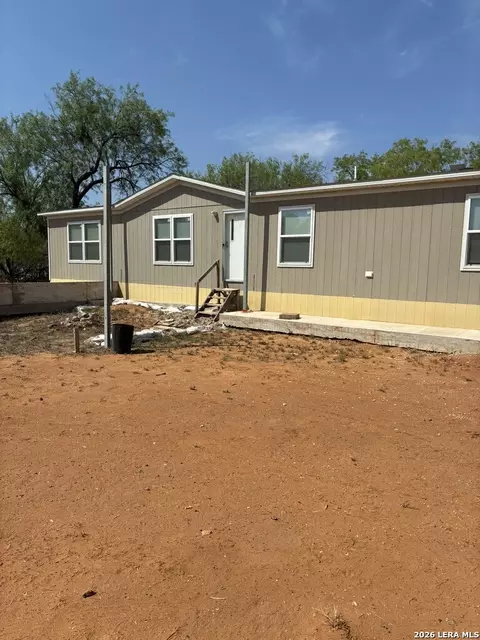60 Childers Rd, Artesia Wells, TX 78001