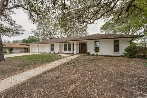 517 Balfour Dr, Windcrest, TX 78239