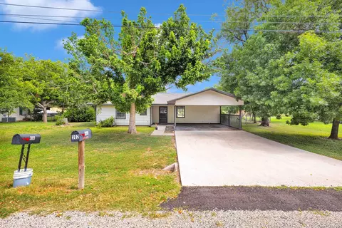 302 Booster St, Center Point, TX 78010