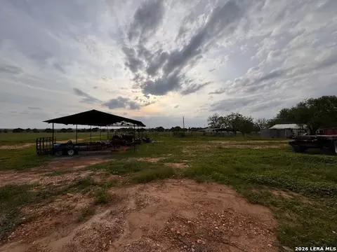 Exterior - 1115 County Road 669, Devine, TX 78016 photo 3 of 3