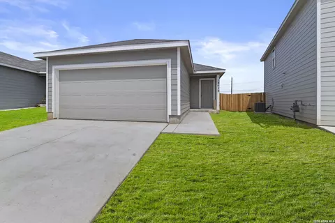 13039 Lake Fryer, Saint Hedwig, TX 78152