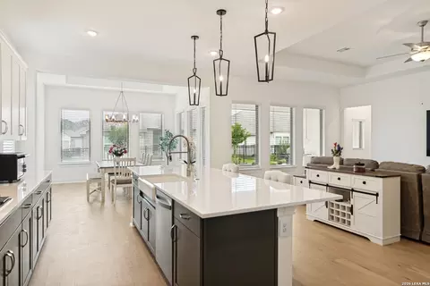 107 Valencia, Boerne, TX 78006
