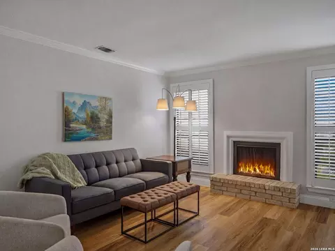 2611 Eisenhauer Rd #502, San Antonio, TX 78209