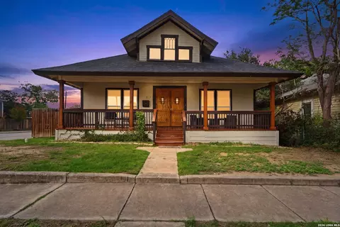327 W Baylor St, San Antonio, TX 78204