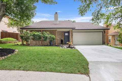 10522 Horn Blvd, San Antonio, TX 78240