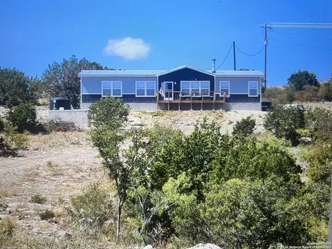 7687 County Road 450, Rocksprings, TX 78880