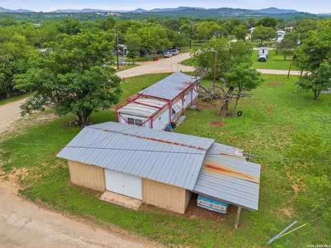 110 Linney Dr, Medina, TX 78055