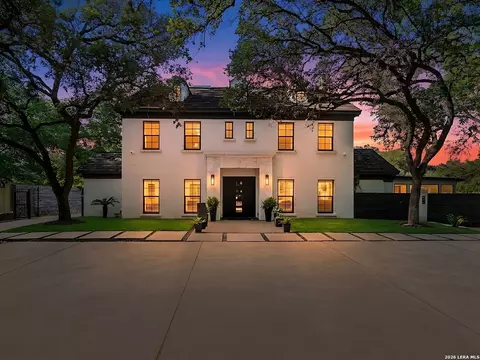 627 E Olmos Dr, San Antonio, TX 78212