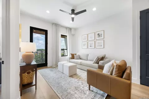 10899 S Hausman Rd #207, San Antonio, TX 78249