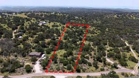 211 Spring Rd, Fredericksburg, TX 78624
