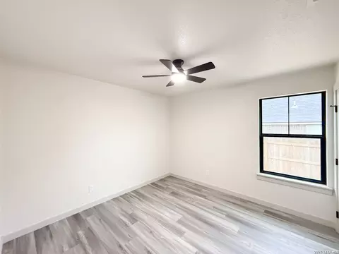 Bedroom - 1206 Devine Dr, Devine, TX 78016 photo 3 of 5