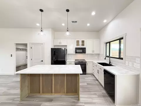 Kitchen - 1206 Devine Dr, Devine, TX 78016 photo 4 of 6