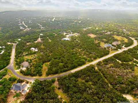235 Hilltop Rdg, New Braunfels, TX 78132