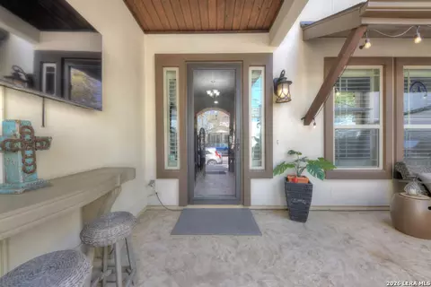 949 N Academy Ave, New Braunfels, TX 78130