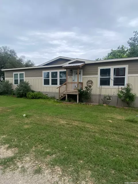 120 James, Sabinal, TX 78881