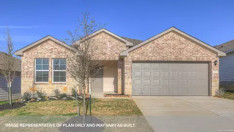 335 Boatman Cv, Seguin, TX 78155