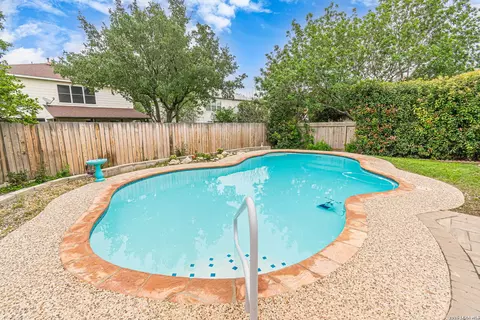 15830 Borwick, Selma, TX 78154