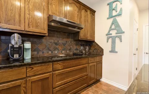 Kitchen - 518 Jack Nickolaus, Devine, TX 78016 photo 2 of 2