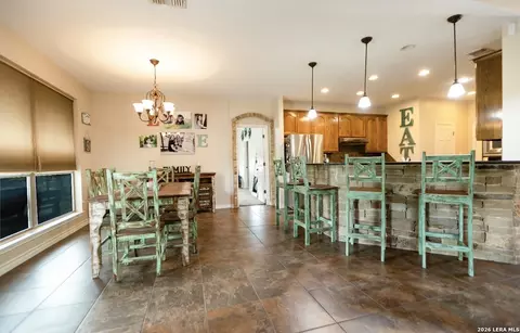 Dining - 518 Jack Nickolaus, Devine, TX 78016 photo 1 of 1