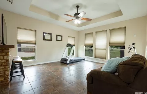 Living - 518 Jack Nickolaus, Devine, TX 78016 photo 2 of 2