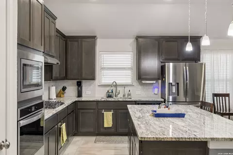 Kitchen - 8733 Stackstone, Schertz, TX 78154 photo 3 of 6
