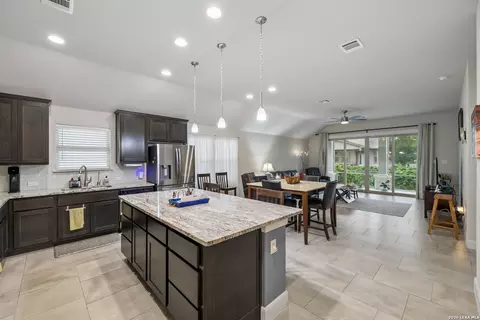 Kitchen - 8733 Stackstone, Schertz, TX 78154 photo 4 of 6