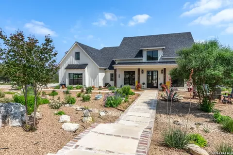250 Johnson Rd, Center Point, TX 78010