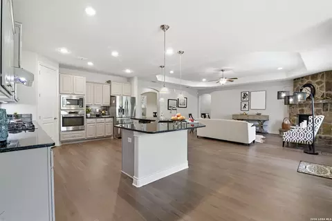 1719 Alpine Cir, San Antonio, TX 78248
