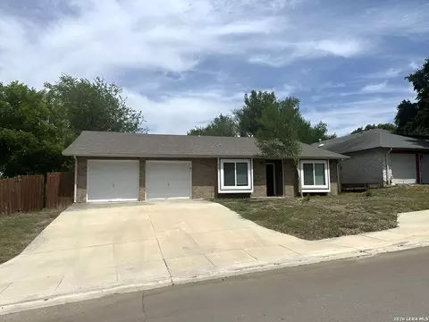 5022 Crestwood Dr, Schertz, TX 78108