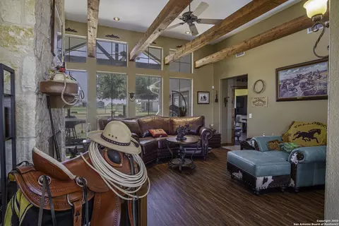 1891 State Highway 97 E, Floresville, TX 78114