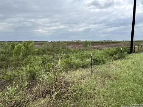 5155 St Hwy 97w, Floresville, TX 78114