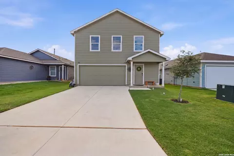 124 Maverick Cv, Pleasanton, TX 78064