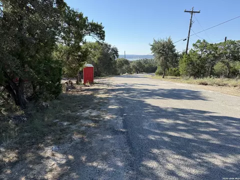 1085 Keystone, Canyon Lake, TX 78133