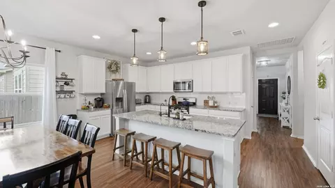 12421 Vista Rim, San Antonio, TX 78233