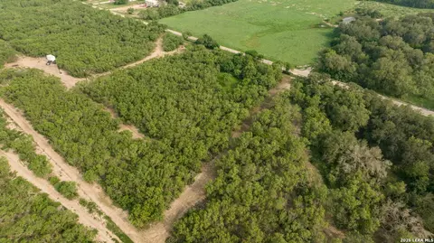 224 County Road 662, Devine, TX 78016 photo 39