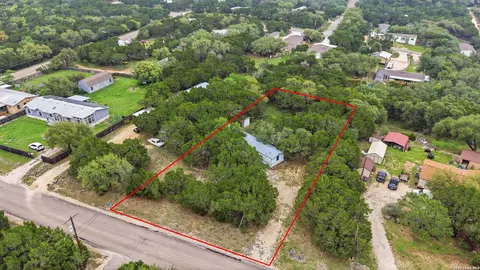 906 Qappuella Dr, Canyon Lake, TX 78133