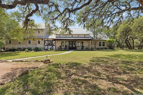 555 Prado Xing, Boerne, TX 78006