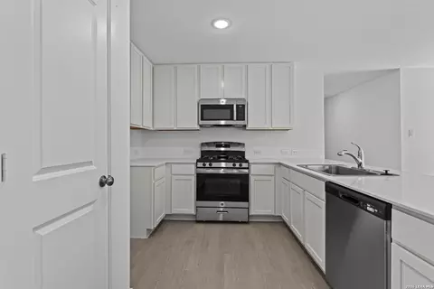 107 Ellendale Pl, Fredericksburg, TX 78624